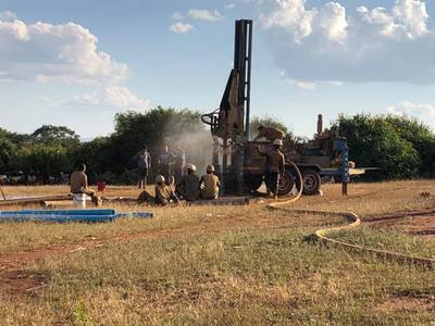 Believe the Commercials About Water in Africa — photograph 3